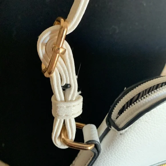 Crossbody bag - Picture 5 of 8